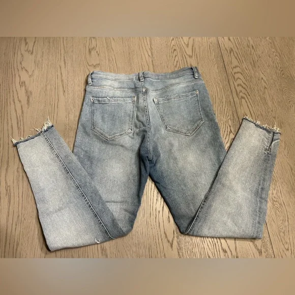 Kensie Light Blue Distressed Ankle Jeans The ultimate high rise skinny Jeans - Picture 3 of 3